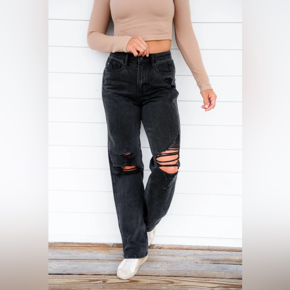 Judy Blue This Magic Moment Half Rigid Straight Leg
Jeans
